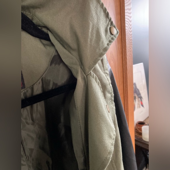 YOKI SPORT from the Outerwear Collection. New York Motto inspired Olive & Black - Picture 11 of 15